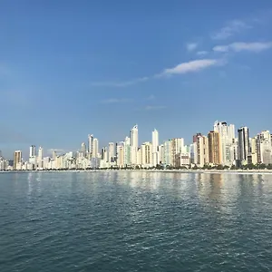 Na Quadra Da Com Tres Quartos Em Sc. Balneário Camboriú